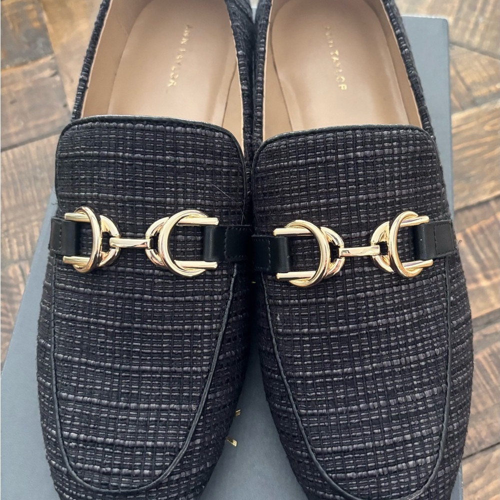 Ann Taylor NWT Chain Bit Straw Loafer-Size 8 - Picture 3 of 16